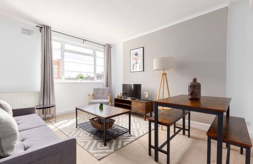 Chiswick Apartment | Peaceful 2 Bed Flat in Chiswick