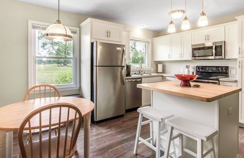 Edgewood House | Peaceful 2br/1ba Home with Golf Course View