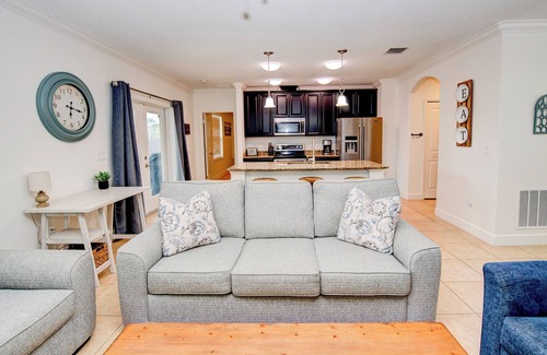 Port Saint Lucie House | Peaceful 3BD & 2BA with Salt Water Heated Pool, 35 min.'s from Jensen Beach!