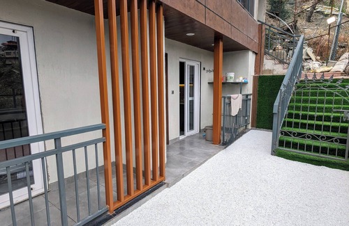 Shimla Condo | Peaceful 3BHK condo with Open Balcony
