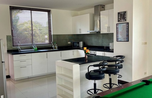 Huai Yai Villa | Peaceful 3BR Villa Near Golf & Beach - Jacuzzi, BBQ & Pool Table