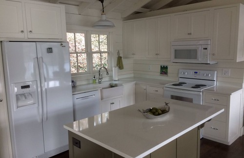 Tiger Cottage | Peaceful and cozy! Murray Cove Cottage On Beautiful Lake Burton