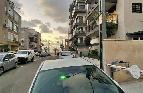 Haifa Apartment | Peaceful and intimate by the sea