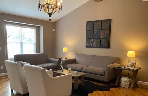 Lawrence House | Peaceful and Spacious Townhome in West Lawrence