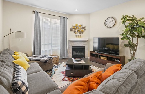 Cypress House | Peaceful bright 4BD 4BTH house close to Disneyland, beaches