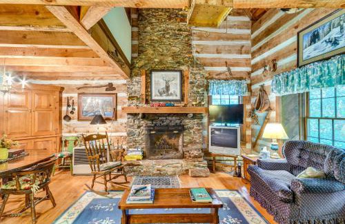 Burnsville House | Peaceful Burnsville Cabin By South Toe River!