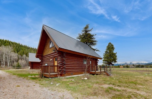 Polebridge Cabin | Peaceful cabin on 21 acres with a wood stove - near Glacier National Park