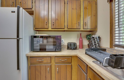 Carrollton Cabin | Peaceful Carrollton Retreat w/Deck & Fire Pit!