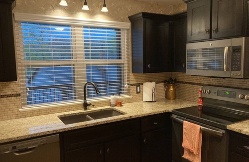 Versailles Cottage | Peaceful, Charming Cottage w/2 BR + Great Views