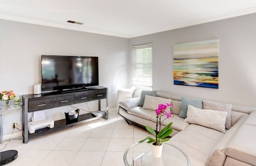 Poway House | Peaceful, chic 2 bed room house