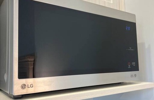 Kitchener Apartment | Peaceful Coach House Oasis