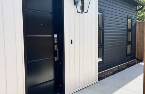 Kitchener Apartment | Peaceful Coach House Oasis