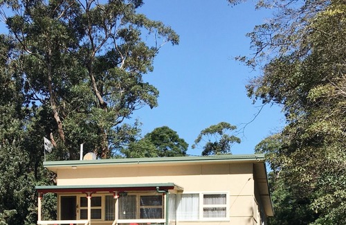 Lake Conjola House | Peaceful Coast House with Fenced Backyard & Easy Walk to Beach and Lake