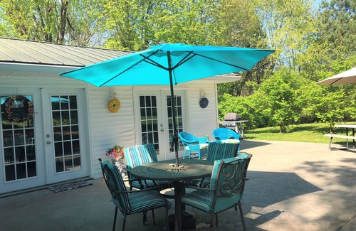 Vienna Cottage | Peaceful Cottage Retreat near Shawnee National Forest