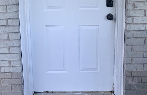 Lexington House | Peaceful Country Cottage sleeps 7 to 10 guests just 15 minutes to downtown