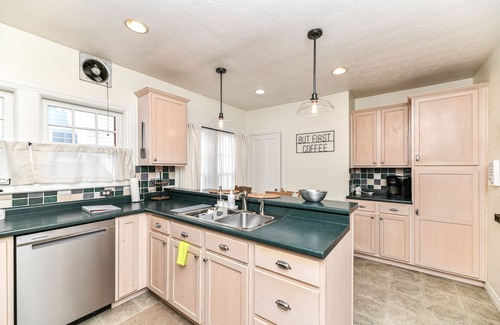 Meridian-Kessler House | Peaceful & cozy family friendly Tudor in the heart of south broad ripple
