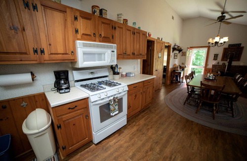Grand Isle House | Peaceful Cozy Year-round family home on Lake Champlain! 30 minutes to Burlington