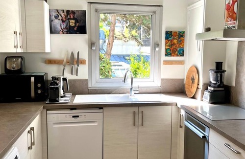 Belleville Apartment | PEACEFUL DUPLEX with Parking & Terrace & 5 bedrooms