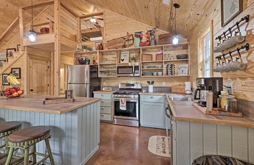 Heflin Cabin | Peaceful Family Cabin on 10 Acres w/Game Room!
