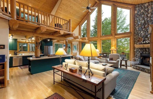 Breckenridge Cabin | Peaceful Forest Getaway with Stunning Views