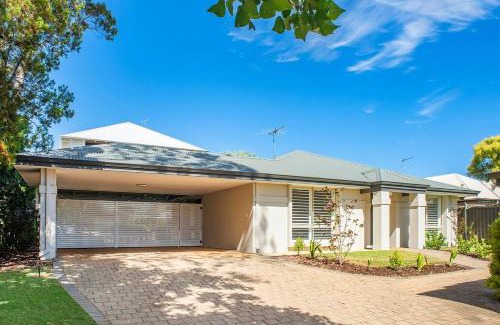 Dunsborough House | Peaceful Garden Hideaway - Swim, Hike and Unwind