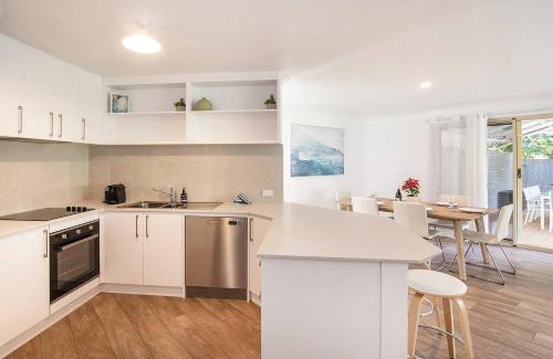 Dunsborough House | Peaceful Garden Hideaway - Swim, Hike and Unwind