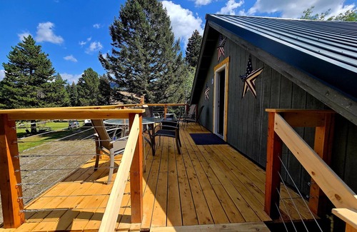 Wilsall Apartment | Peaceful getaway in the Crazy Mountains