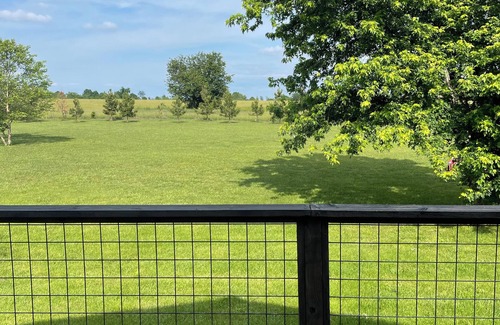 Rogers Apartment | Peaceful guesthouse located just 1 mile from the AMP