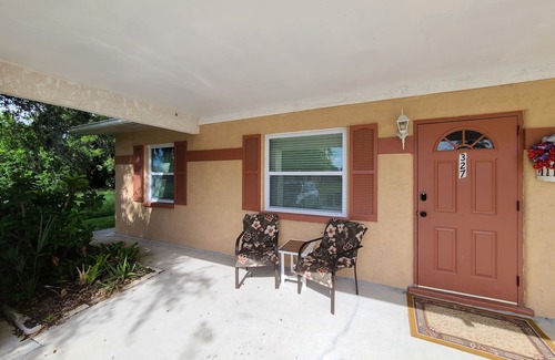 Warm Mineral Springs House | Peaceful Home by the Spings