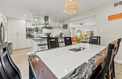 Huntington Beach House | Peaceful Home for Big Family 4Bed 2Bath 7Mins to Beach & Near Disneyland
