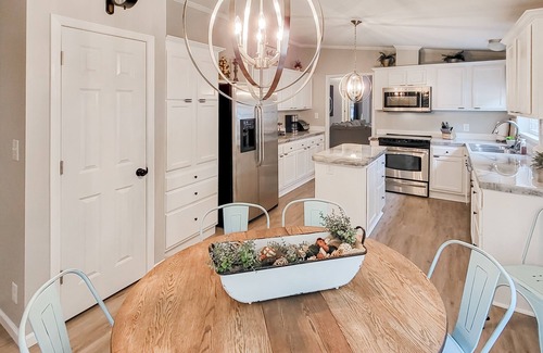 Mauston House | Peaceful home w/3 seasons clubhouse - 1/2 mile from Castle Rock Lake, 2 dogs OK