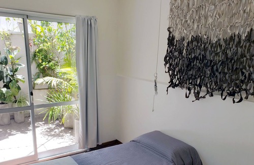 La Plata House | Peaceful house with one bedroom and two forested gardens near Cathedral