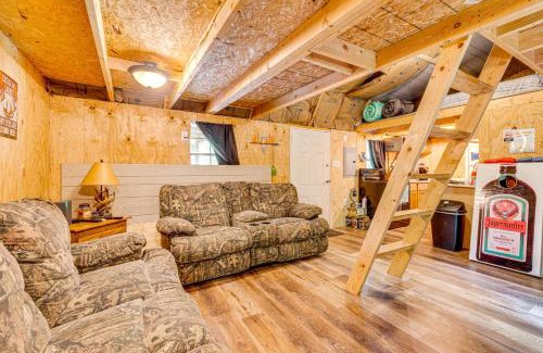 Barnhill Apartment | Peaceful Hunting Cabin Less Than 3 Mi to Sam Dale Lake!