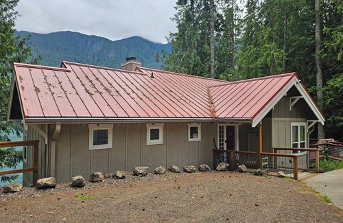 Port Angeles House | Peaceful lake house nestled in the Olympics on beautiful Lake Sutherland