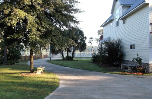 Hawthorne House | Peaceful Lake Retreat 2 Story Home On Riley Lake In Star Lake Forest Hawthorne