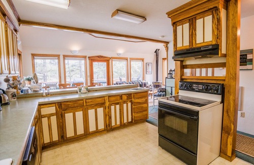 Kalispell House | Peaceful Lakehouse Getaway centrally located in the Flathead Valley
