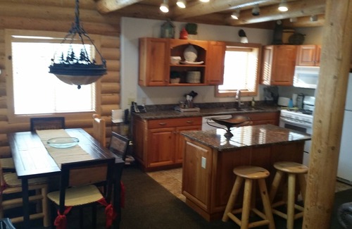 Island Park Cabin | Peaceful Log Cabin With All The Amenities. Not Far From Yellowstone Park.