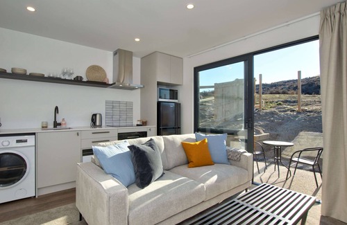 Kawarau Falls Apartment | Peaceful, Luxury Unit At The Iconic Remarkables!