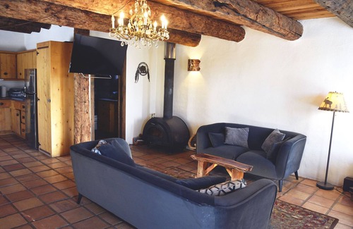 Arroyo Seco Cabin | Peaceful New Mexican Charm, Jacuzzi, Walk To Arroyo Seco, Pets Welcome