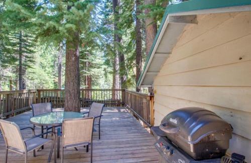 North Upper Truckee House | Peaceful Pines Retreat