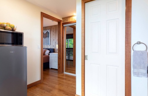 Kailua-Kona Apartment | Peaceful Private En-suite on Kona Coffee Farm
