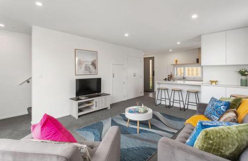 Linwood House | Peaceful Private Oasis 2bthrm2 bthrm Free Parking