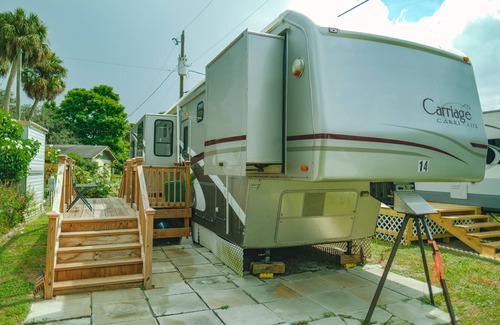 Braden River House | Peaceful retreat by the Manatee River!