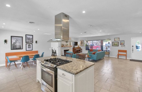 El Paso House | Peaceful retreat on a quiet cul de sac.