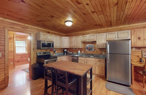 Elk Park Cabin | Peaceful Retreat with outdoor deck, pool table and hot tub