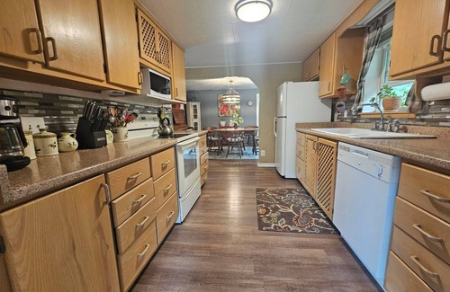 Frederic Cottage | Peaceful River Retreat-Frederic, MI Sleeps 6