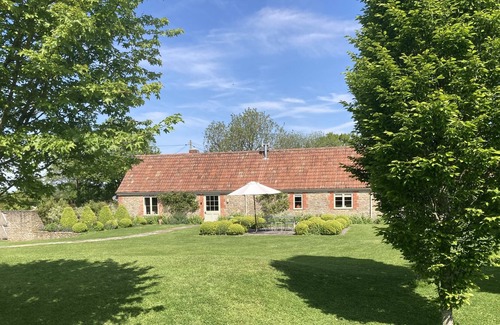 Bruton Cottage | Peaceful Rural Luxury Only 10 Minutes From the Restaurants of Bruton