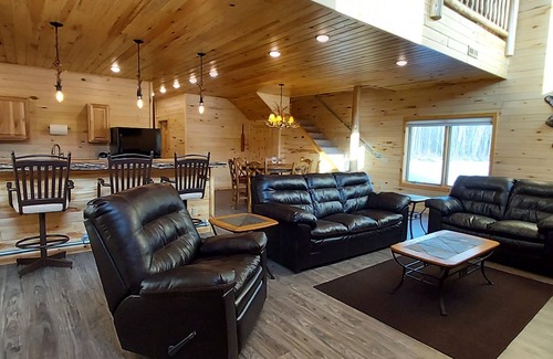 Northome Cabin | Peaceful secluded cabin w/firepit and great hiking trails