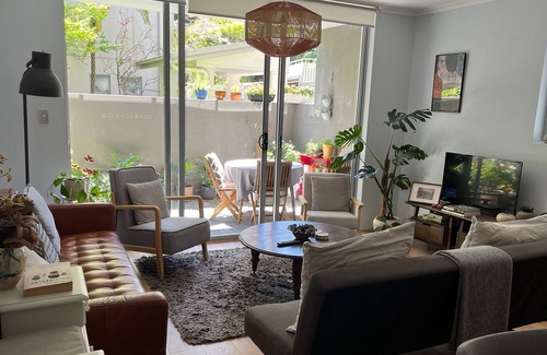 Waterloo Apartment | Peaceful, stylish and centrally located 1 bed apartment with outdoor balconies