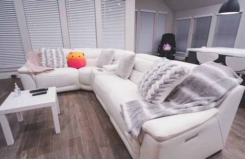 Kyle House | Peaceful Suite Room ❀ Private Bath ❀ New Built